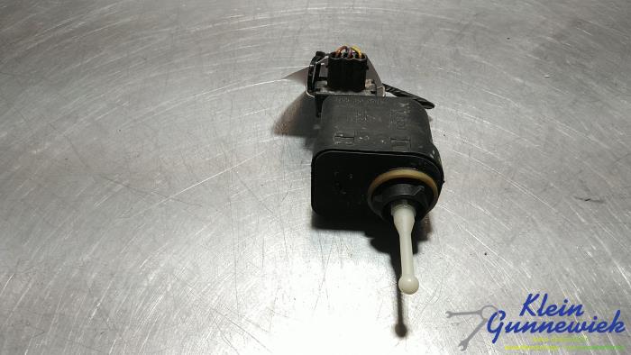 Używane Silnik reflektora Volkswagen Polo Cena € 17,00 Procedura marży oferowane przez Klein Gunnewiek Autodemontage & Motorentechniek
