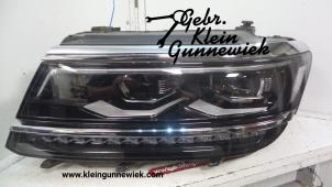 Used Headlight, left Volkswagen Tiguan Price € 295,00 Margin scheme offered by Gebr.Klein Gunnewiek Ho.BV