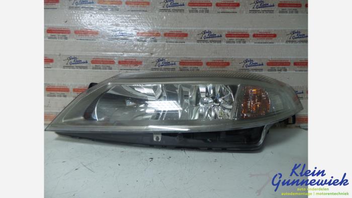 Używane Reflektor lewy Renault Laguna Cena € 59,00 Procedura marży oferowane przez Klein Gunnewiek Autodemontage & Motorentechniek