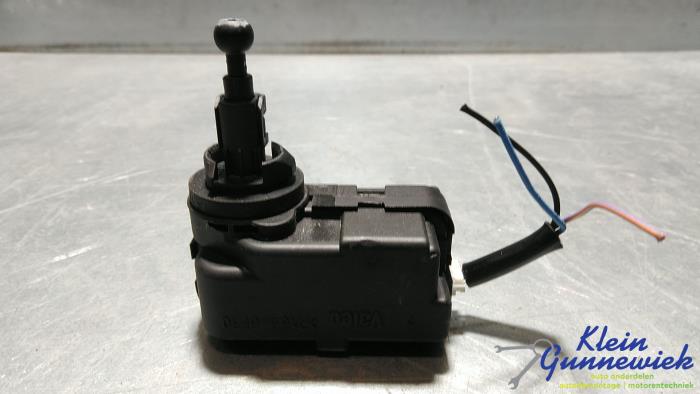Używane Silnik reflektora Ford KA Cena € 22,00 Procedura marży oferowane przez Klein Gunnewiek Autodemontage & Motorentechniek