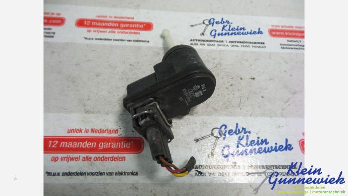 Używane Silnik reflektora Volkswagen Caddy Cena € 20,00 Procedura marży oferowane przez Klein Gunnewiek Autodemontage & Motorentechniek
