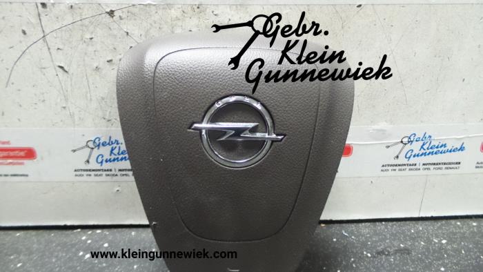 Left airbag (steering wheel) from a Opel Insignia 2008