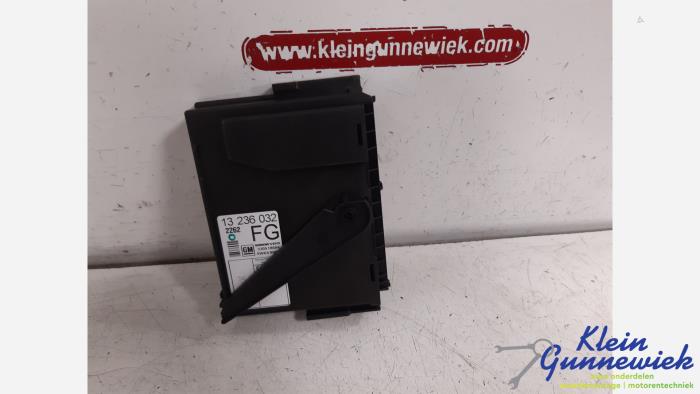 Używane Modul centralnego zamka Opel Corsa Cena € 24,00 Procedura marży oferowane przez Klein Gunnewiek Autodemontage & Motorentechniek