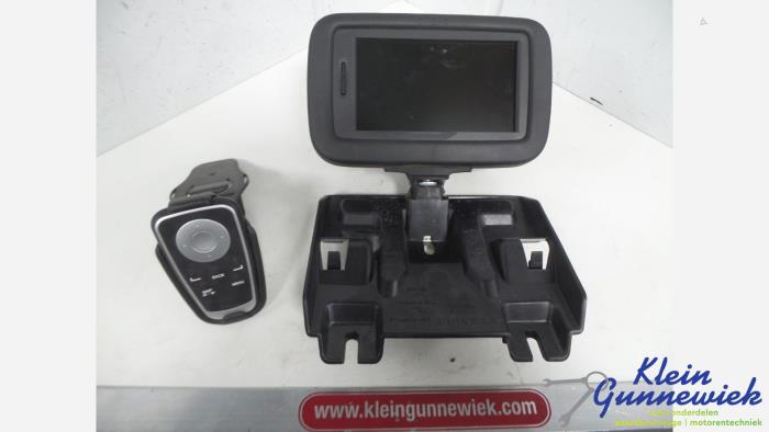 Begagnade Innerdisplay Renault Master Pris € 250,00 Marginaltabell erbjuds av Klein Gunnewiek Autodemontage & Motorentechniek