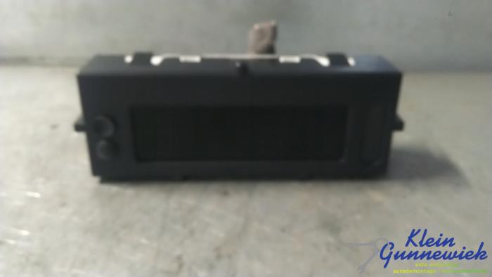 Begagnade Innerdisplay Renault Fluence Pris € 25,00 Marginaltabell erbjuds av Klein Gunnewiek Autodemontage & Motorentechniek