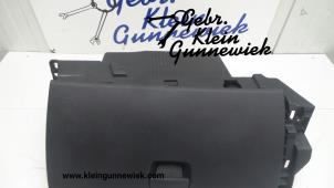 Gebrauchte Handschuhfach Renault Trafic Preis € 55,00 Margenregelung angeboten von Gebr.Klein Gunnewiek Ho.BV