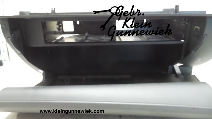 Glovebox from a Audi A8 2003