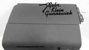 Używane Schowek w desce rozdzielczej Volkswagen Touran Cena € 40,00 Procedura marży oferowane przez Gebr.Klein Gunnewiek Ho.BV