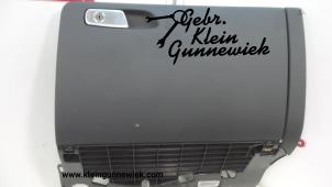 Usagé Boîte à gants Audi A4 Prix € 45,00 Règlement à la marge proposé par Gebr.Klein Gunnewiek Ho.BV