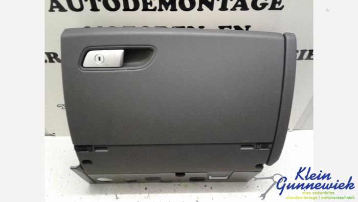 Begagnade Handskfack Audi A7 Pris € 75,00 Marginaltabell erbjuds av Klein Gunnewiek Autodemontage & Motorentechniek