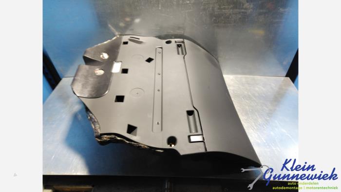 Begagnade Handskfack Audi A6 Pris € 35,00 Marginaltabell erbjuds av Klein Gunnewiek Autodemontage & Motorentechniek