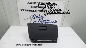 Gebrauchte Handschuhfach BMW 3-Serie Preis € 50,00 Margenregelung angeboten von Gebr.Klein Gunnewiek Ho.BV