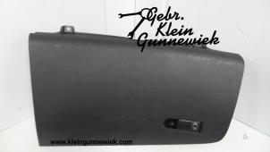 Usagé Boîte à gants Mercedes Vito Prix € 45,00 Règlement à la marge proposé par Gebr.Klein Gunnewiek Ho.BV