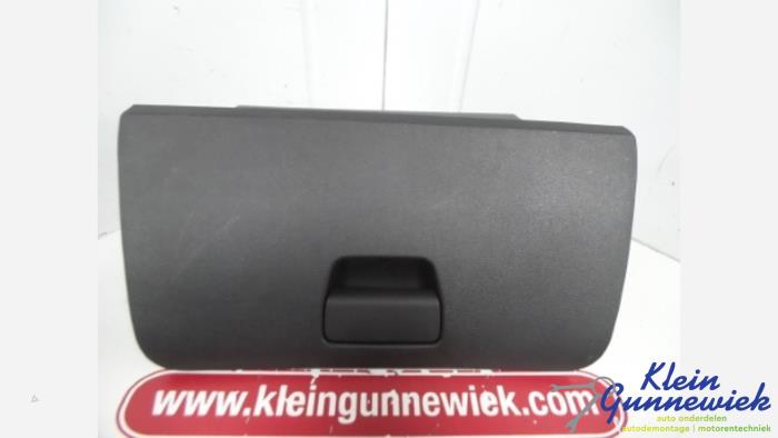 Begagnade Handskfack Opel Karl Pris € 21,00 Marginaltabell erbjuds av Klein Gunnewiek Autodemontage & Motorentechniek