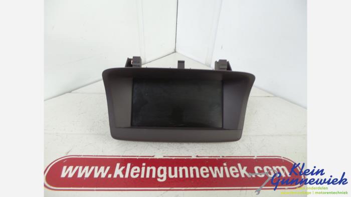 Begagnade Innerdisplay Opel Meriva Pris € 60,00 Marginaltabell erbjuds av Klein Gunnewiek Autodemontage & Motorentechniek