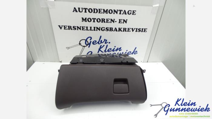 Begagnade Handskfack Opel Meriva Pris € 30,00 Marginaltabell erbjuds av Klein Gunnewiek Autodemontage & Motorentechniek