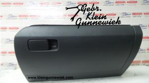 Usagé Boîte à gants Volkswagen Polo Prix € 45,00 Règlement à la marge proposé par Gebr.Klein Gunnewiek Ho.BV