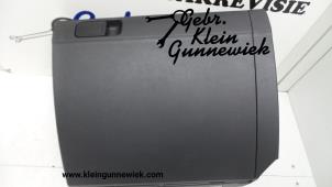Usagé Boîte à gants Volkswagen T-Roc Prix € 55,00 Règlement à la marge proposé par Gebr.Klein Gunnewiek Ho.BV