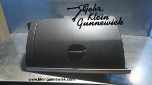 Used Glovebox Renault Clio Price € 40,00 Margin scheme offered by Gebr.Klein Gunnewiek Ho.BV