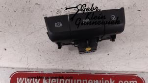 Gebrauchte Handbremse Schalter Skoda Superb Preis € 30,00 Margenregelung angeboten von Gebr.Klein Gunnewiek Ho.BV