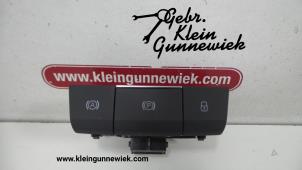 Used Parking brake switch Seat Leon Price € 40,00 Margin scheme offered by Gebr.Klein Gunnewiek Ho.BV
