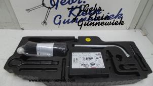 Gebrauchte Werkzeugsatz Audi A8 Preis € 35,00 Margenregelung angeboten von Gebr.Klein Gunnewiek Ho.BV