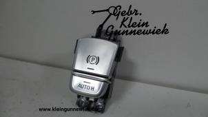 Gebrauchte Handbremse Schalter BMW 7-Serie Preis € 35,00 Margenregelung angeboten von Gebr.Klein Gunnewiek Ho.BV