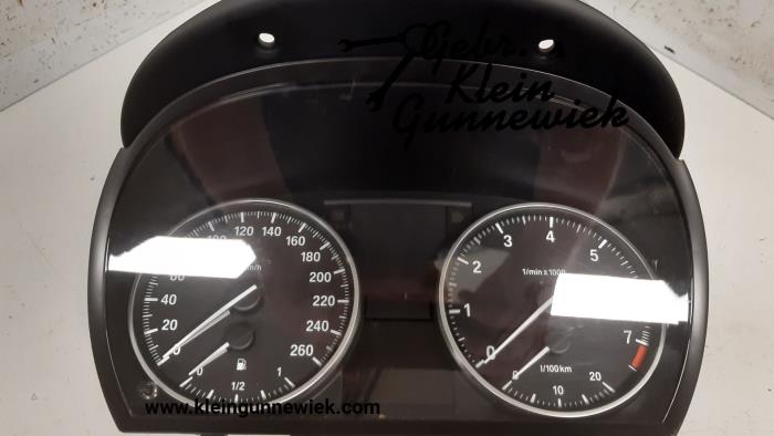 Instrument panel from a BMW 3-Serie 2009