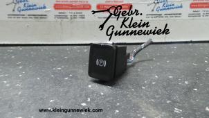 Używane Przelacznik hamulca postojowego Volkswagen Passat Cena € 25,00 Procedura marży oferowane przez Gebr.Klein Gunnewiek Ho.BV