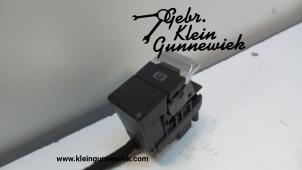 Gebrauchte Handbremse Schalter Audi A5 Preis € 20,00 Margenregelung angeboten von Gebr.Klein Gunnewiek Ho.BV