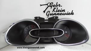 Used Instrument panel Renault Clio Price € 125,00 Margin scheme offered by Gebr.Klein Gunnewiek Ho.BV