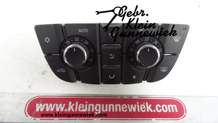 Heater control panel from a Opel Astra 2014
