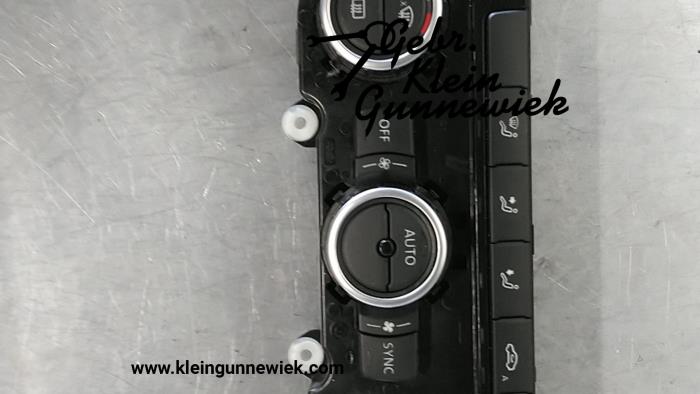 Heater control panel from a Volkswagen Touran 2013