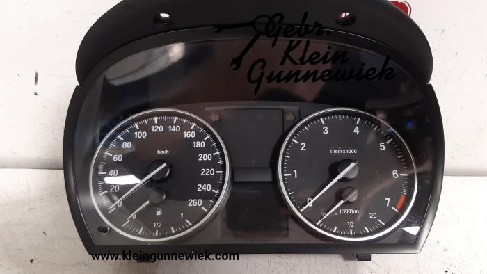 Instrument panel from a BMW 3-Serie 2008