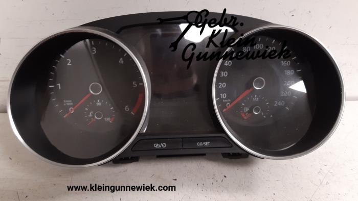 Instrument panel from a Volkswagen Polo 2015