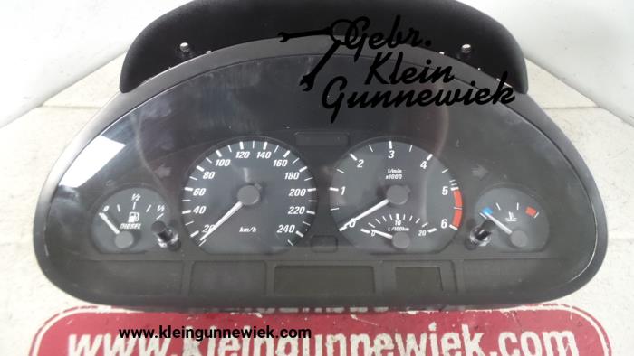 Instrument panel from a BMW 3-Serie 2004