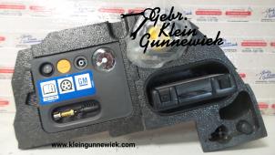 Usagé Kit d'outils Opel Corsa Prix € 50,00 Règlement à la marge proposé par Gebr.Klein Gunnewiek Ho.BV