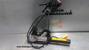 Used Seatbelt tensioner, right Ford Mondeo Price € 45,00 Margin scheme offered by Gebr.Klein Gunnewiek Ho.BV