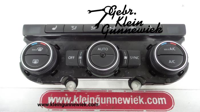 Panel de control de calefacción de un Volkswagen Jetta 2016