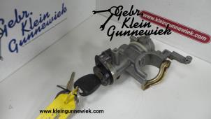 Used Ignition lock + key Kia Carens Price € 40,00 Margin scheme offered by Gebr.Klein Gunnewiek Ho.BV