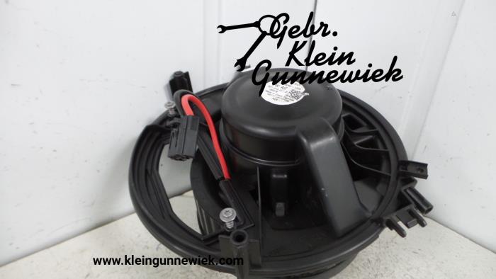 Motor de ventilador de calefactor de un Volkswagen Arteon 2017