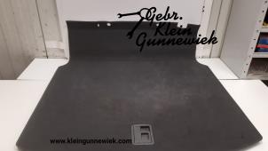 Usados Alfombrilla de maletero Audi A8 Precio € 75,00 Norma de margen ofrecido por Gebr.Klein Gunnewiek Ho.BV