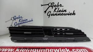 Usagé Aerateur tableau de bord Volkswagen Touran Prix € 30,00 Règlement à la marge proposé par Gebr.Klein Gunnewiek Ho.BV