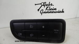 Usagé Commutateur lumière Peugeot Bipper Prix € 20,00 Règlement à la marge proposé par Gebr.Klein Gunnewiek Ho.BV
