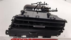 Usagé Grille aération tableau de bord Volkswagen Polo Prix € 20,00 Règlement à la marge proposé par Gebr.Klein Gunnewiek Ho.BV