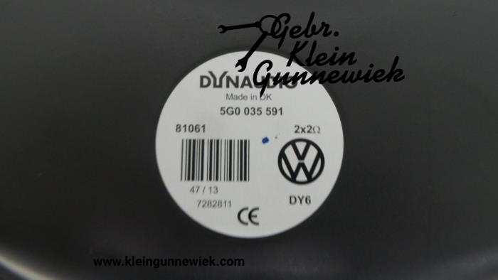 Altavoz de un Volkswagen Golf 2014