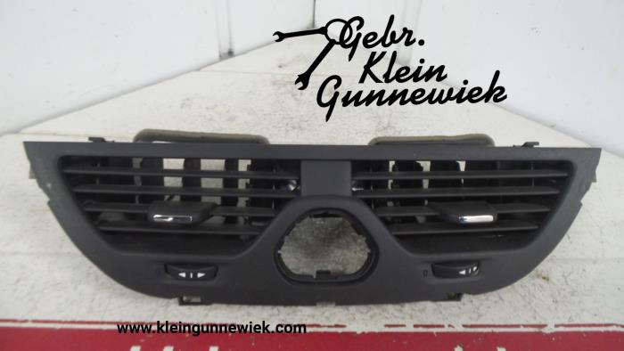 Dashboard vent from a Opel Corsa 2016