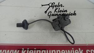 Usagé Moteur verrouillage centrale des portes Volkswagen Golf Prix € 10,00 Règlement à la marge proposé par Gebr.Klein Gunnewiek Ho.BV