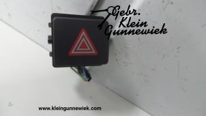 Usados Interruptor de luz de pánico Audi A7 Precio € 12,50 Norma de margen ofrecido por Gebr.Klein Gunnewiek Ho.BV