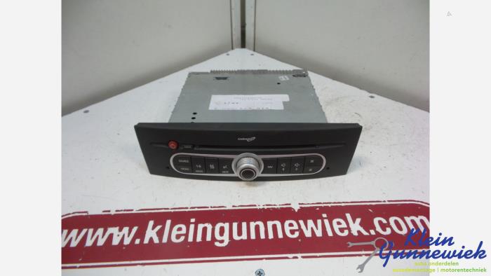 Używane System nawigacji Renault Laguna Cena € 33,00 Procedura marży oferowane przez Klein Gunnewiek Autodemontage & Motorentechniek